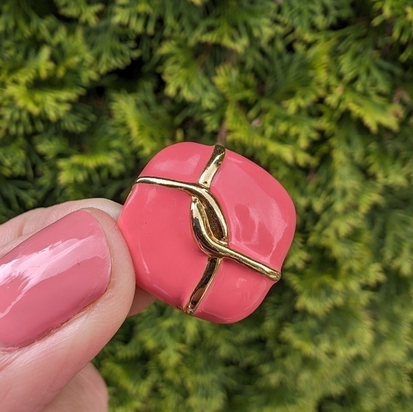 Vintage Estate Hot Pink Gold Square Diamond Barbiecore Stud Pierced Earrings - Picture 4 of 4